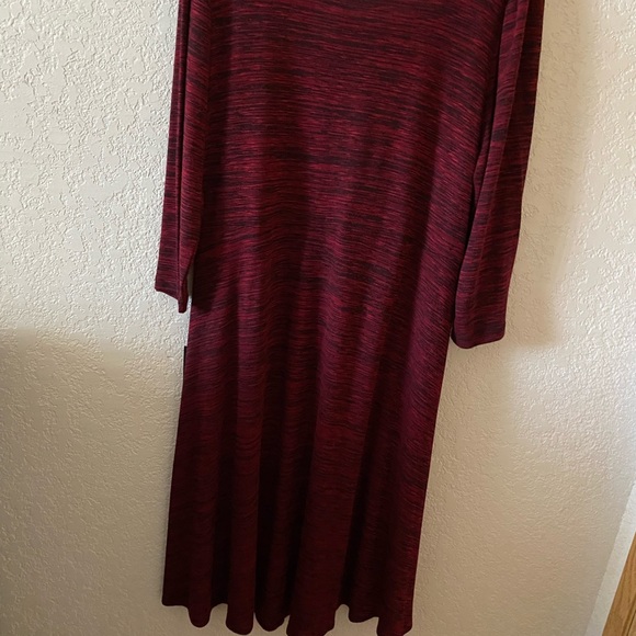 Avenue Dress Red and Black Plus Size 18/20 - Picture 3 of 4